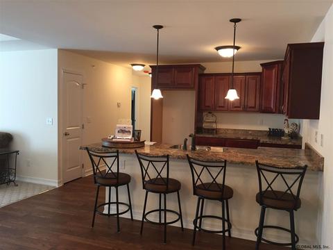 152 Paddock Cir, Schenectady, NY 12306 photo 8