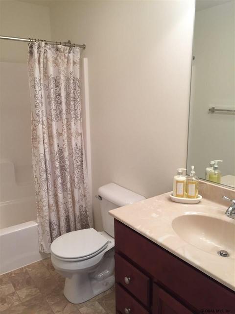 152 Paddock Cir, Schenectady, NY 12306 photo 13