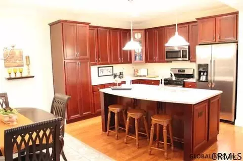 709 Lois Ln, Schenectady, NY 12304 photo 24