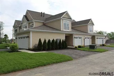 709 Lois Ln, Schenectady, NY 12304 photo 25