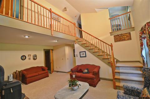 912 Charlton Rd, Schenectady, NY 12302 photo 11