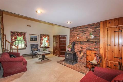 912 Charlton Rd, Schenectady, NY 12302 photo 10