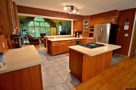 912 Charlton Rd, Schenectady, NY 12302 photo 5