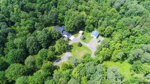 912 Charlton Rd, Schenectady, NY 12302 photo 1