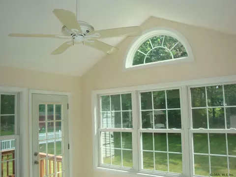 317 E Campbell Rd, Schenectady, NY 12303 photo 10
