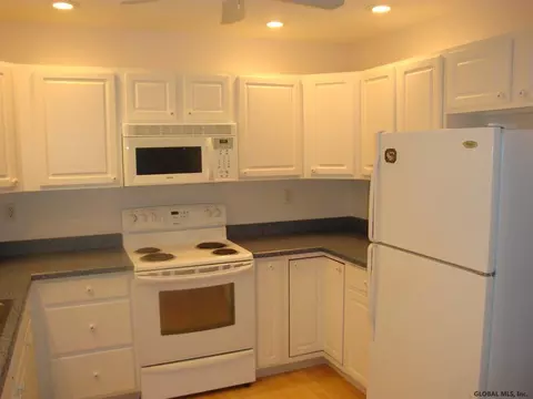317 E Campbell Rd, Schenectady, NY 12303 photo 7