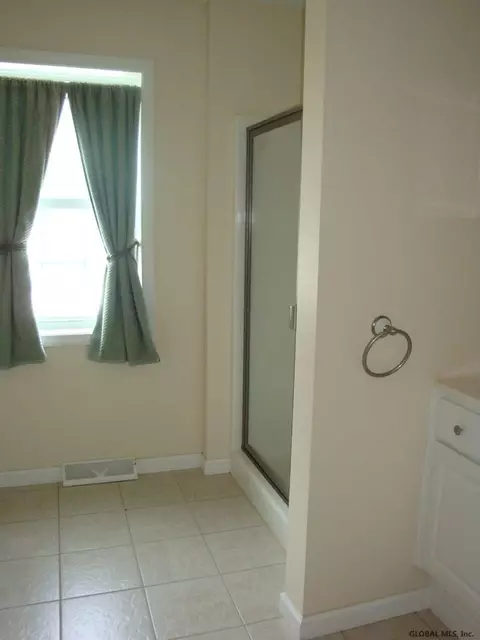 317 E Campbell Rd, Schenectady, NY 12303 photo 15