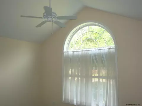 317 E Campbell Rd, Schenectady, NY 12303 photo 12