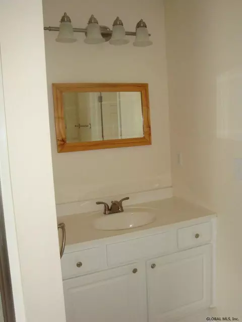 317 E Campbell Rd, Schenectady, NY 12303 photo 16