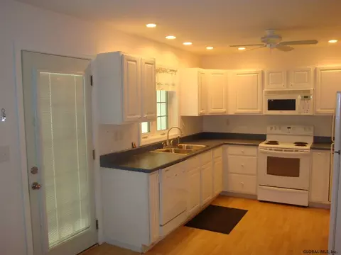 317 E Campbell Rd, Schenectady, NY 12303 photo 8