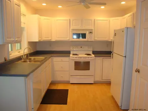 317 E Campbell Rd, Schenectady, NY 12303 photo 9