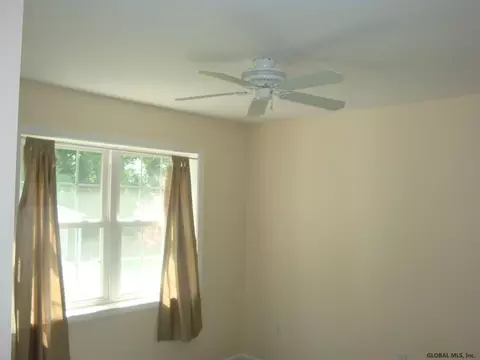 317 E Campbell Rd, Schenectady, NY 12303 photo 17
