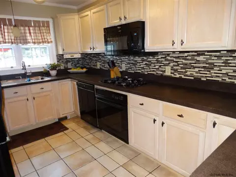 5 Werner Ave, Delmar, NY 12054 photo 5