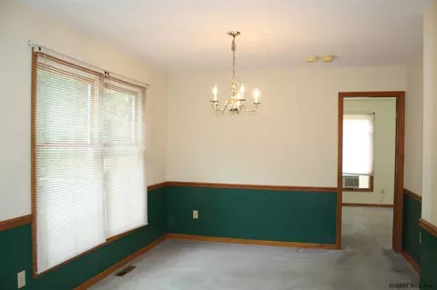 7 Verrazano Way, Halfmoon, NY 12065 photo 5