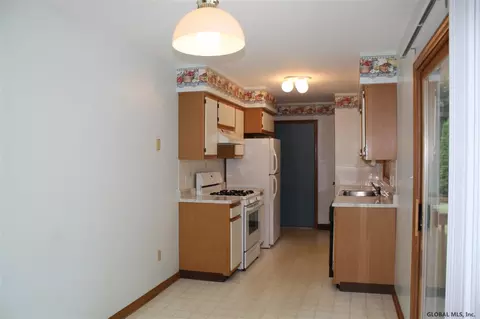 7 Verrazano Way, Halfmoon, NY 12065 photo 7
