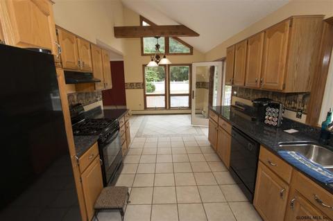 208 E High St, Malta, NY 12020 photo 4