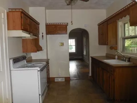 2217 Hugh St, Schenectady, NY 12306 photo 5