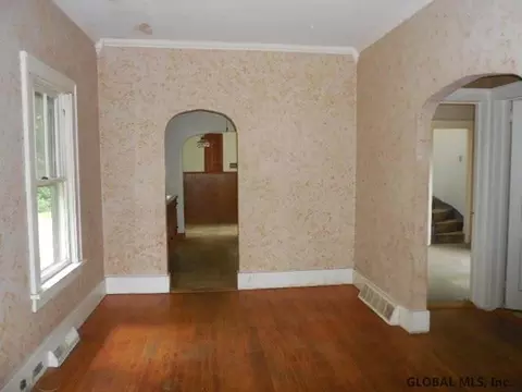 2217 Hugh St, Schenectady, NY 12306 photo 3