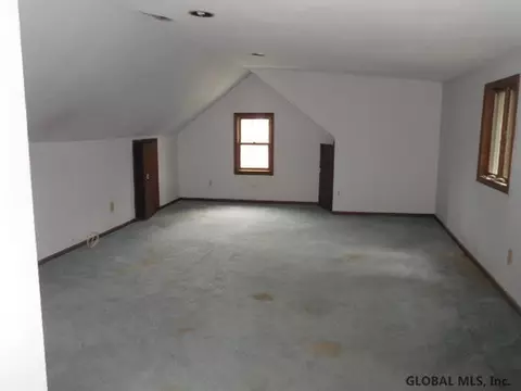 2217 Hugh St, Schenectady, NY 12306 photo 11