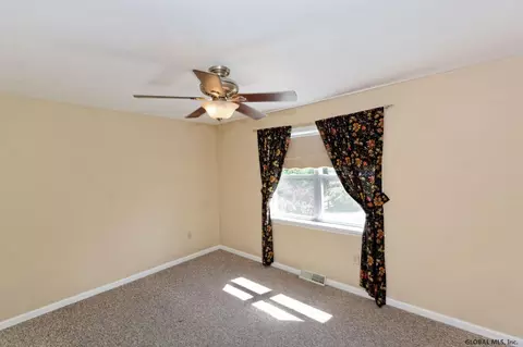 22 Trinity Pl, Selkirk, NY 12158 photo 18