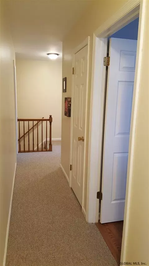 2000 Oak Tree Ln, Schenectady, NY 12303 photo 20