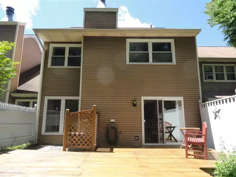 28 Commonwealth Dr, Glenmont, NY 12077 photo 16