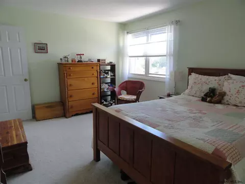 28 Commonwealth Dr, Glenmont, NY 12077 photo 11
