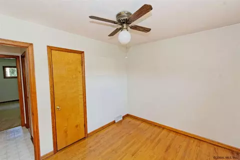 376 E Campbell Rd, Schenectady, NY 12303 photo 5