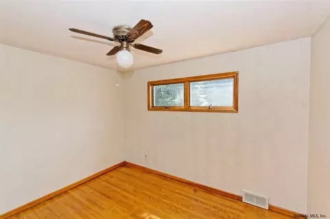 376 E Campbell Rd, Schenectady, NY 12303 photo 13