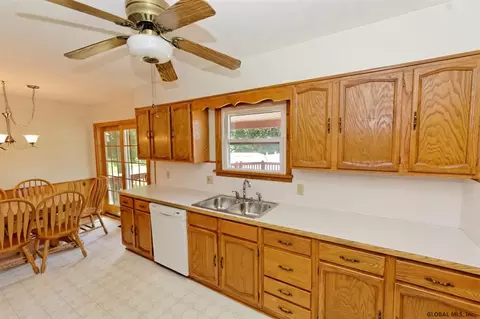 376 E Campbell Rd, Schenectady, NY 12303 photo 11