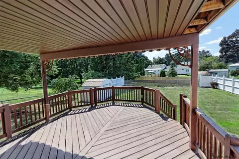 376 E Campbell Rd, Schenectady, NY 12303 photo 2
