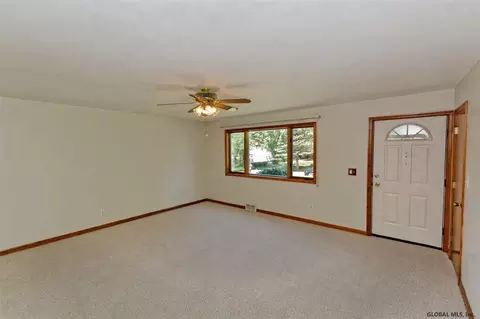 376 E Campbell Rd, Schenectady, NY 12303 photo 4