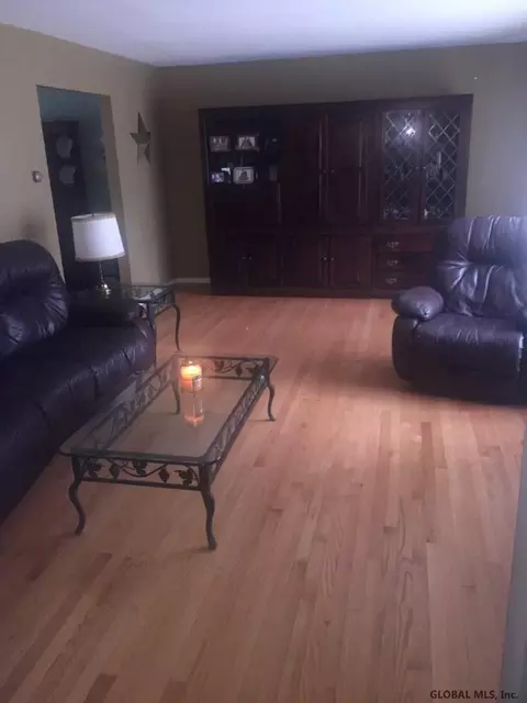 7 Ormond Dr, Schenectady, NY 12309 photo 6