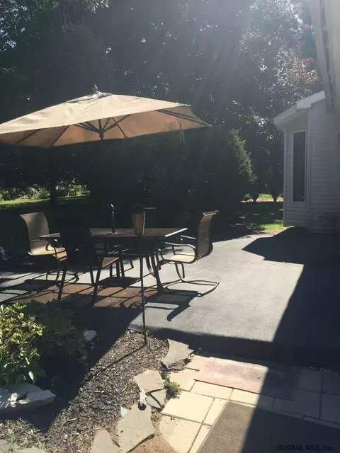 7 Ormond Dr, Schenectady, NY 12309 photo 14