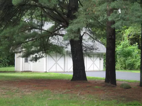 229 Elm Ave, Delmar, NY 12054 photo 17