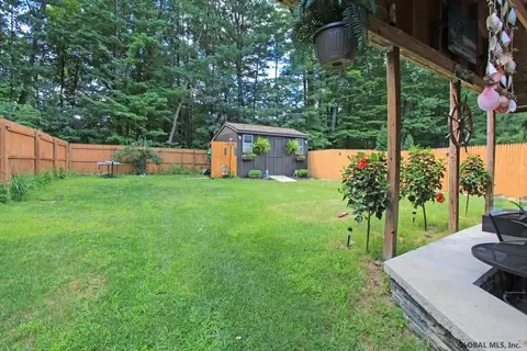 24 Pepperbush Pl, Malta, NY 12020 photo 17