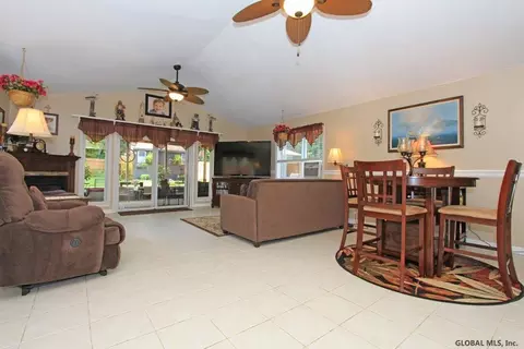 24 Pepperbush Pl, Malta, NY 12020 photo 8