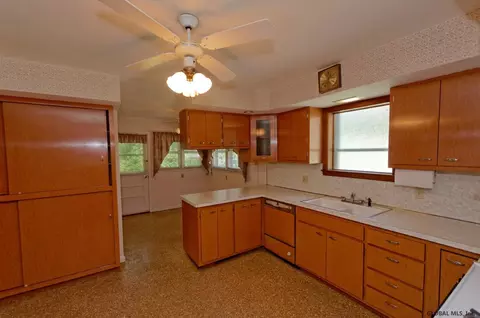 1111 Ardsley Rd, Schenectady, NY 12308 photo 9