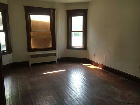 425 Arthur St, Schenectady, NY 12306 photo 4