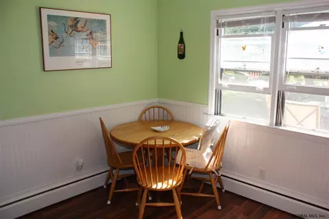 5 Weiser St, Glenmont, NY 12077 photo 4