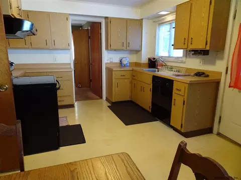 17 Tower Ave, Schenectady, NY 12304 photo 4
