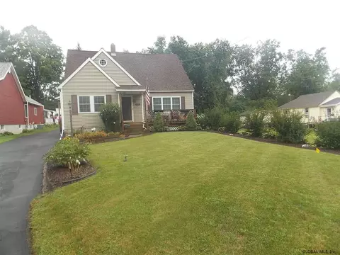 105 Central Taurus Rd, Schenectady, NY 12304 photo 1