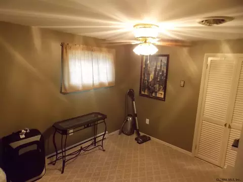 105 Central Taurus Rd, Schenectady, NY 12304 photo 19