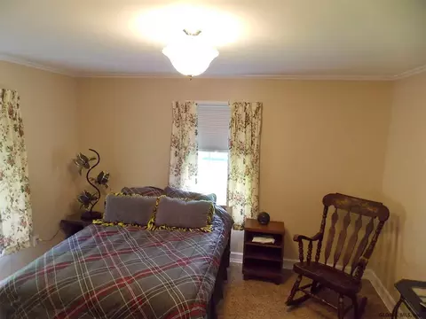 105 Central Taurus Rd, Schenectady, NY 12304 photo 12
