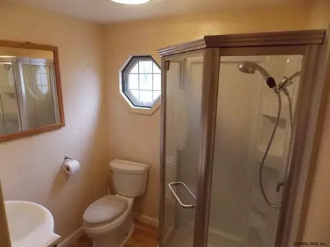 105 Central Taurus Rd, Schenectady, NY 12304 photo 9
