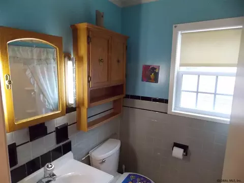 105 Central Taurus Rd, Schenectady, NY 12304 photo 11