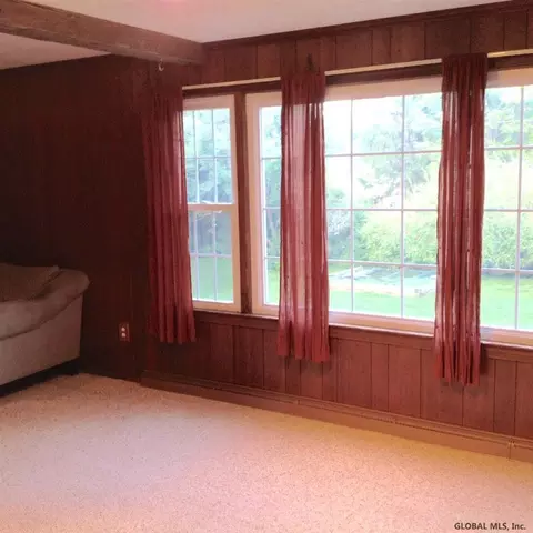 1328 Hawthorn Rd, Schenectady, NY 12309 photo 12