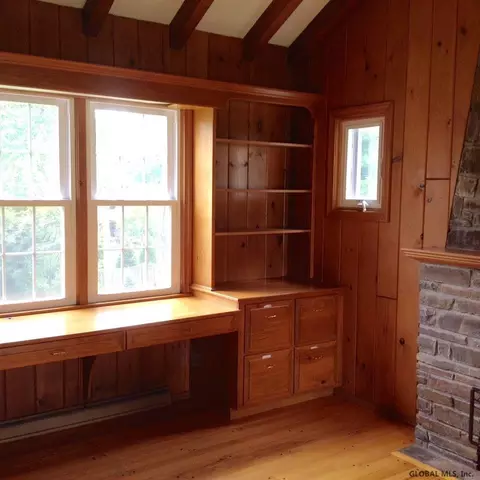 1328 Hawthorn Rd, Schenectady, NY 12309 photo 9