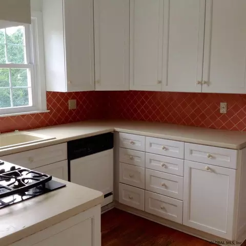 1328 Hawthorn Rd, Schenectady, NY 12309 photo 5