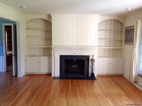 1328 Hawthorn Rd, Schenectady, NY 12309 photo 3